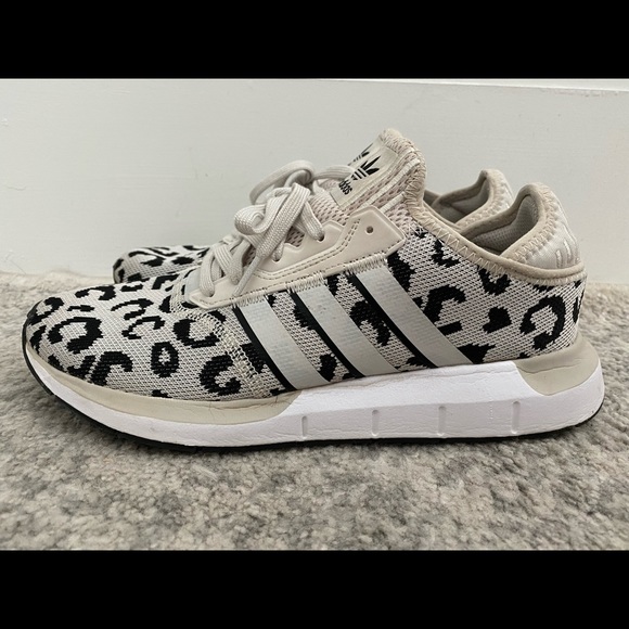 adidas swift run leopard